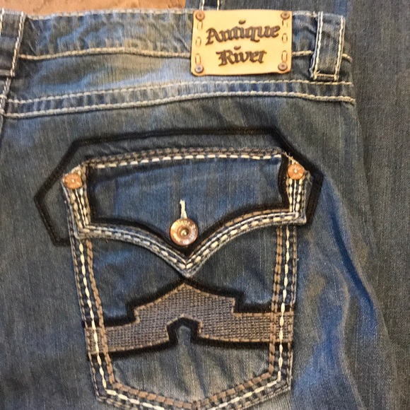 Antique River est. 2009 Distressed men’s Jeans - Picture 3 of 6